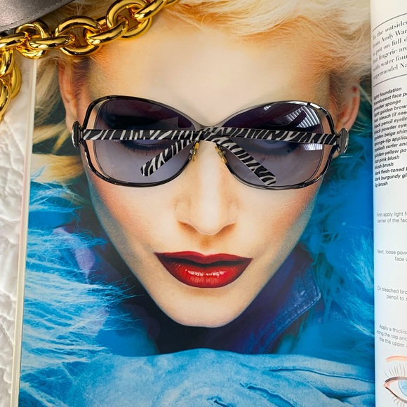 MICHELE Sunglasses Oversized - Picture 3 of 15